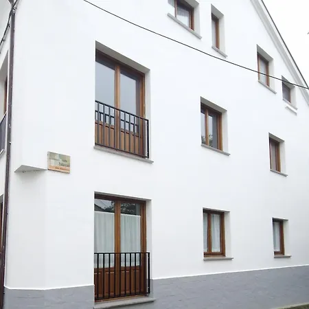 Figueras Apartman *
